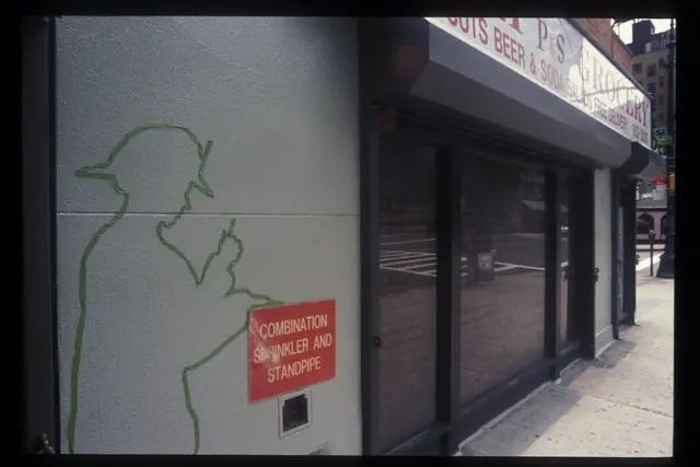 Photograph 3 of 16 of the drawing dedicated to Carlos Lillo.